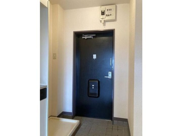 愛知県長久手市長配1(マンション)の賃貸物件の玄関