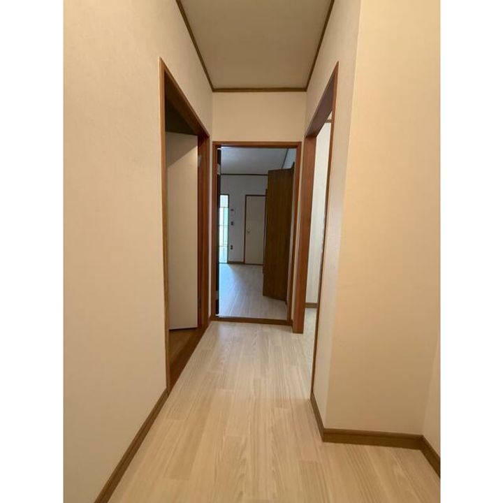 東京都江戸川区東小松川2(マンション)の賃貸物件の玄関