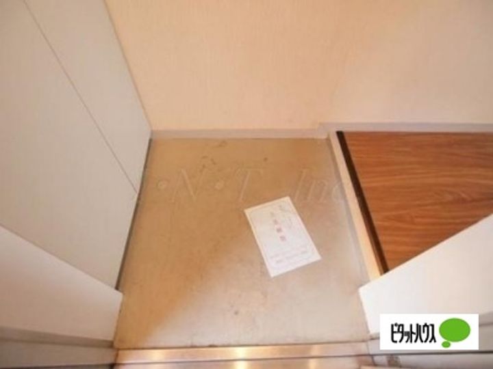 TPハイツの玄関