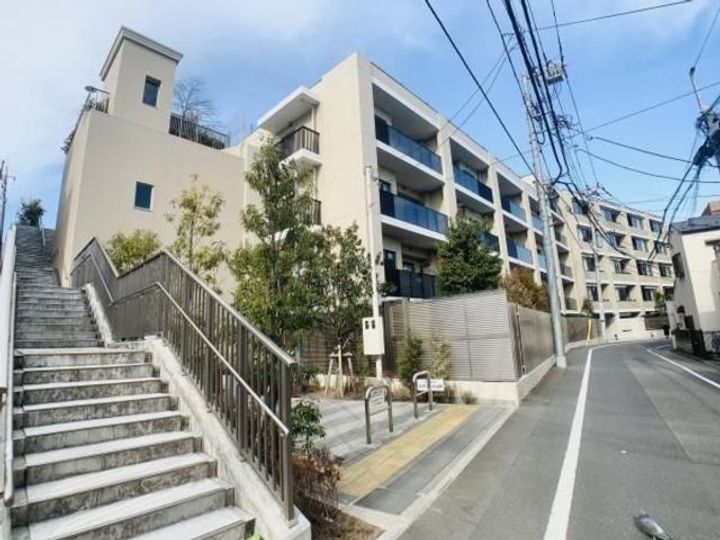 東京都中野区東中野5(マンション)の賃貸物件の外観