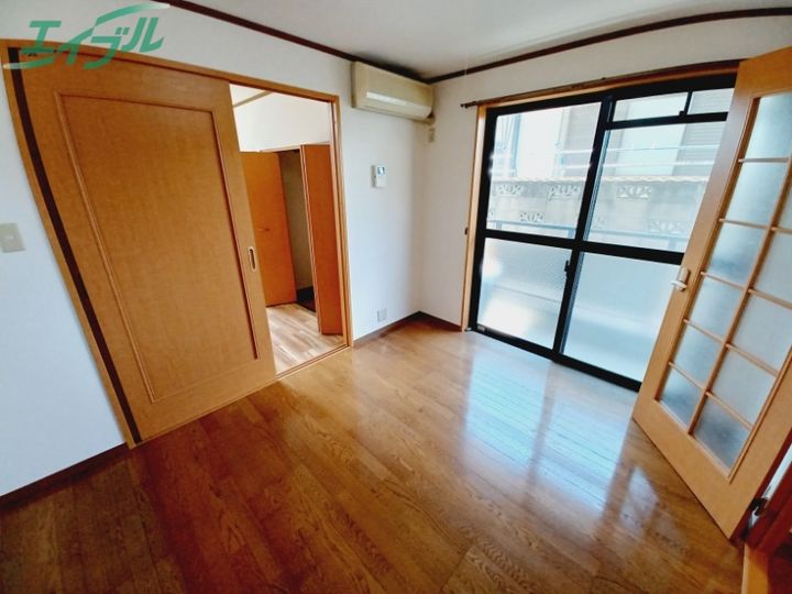 山崎マンションの内装