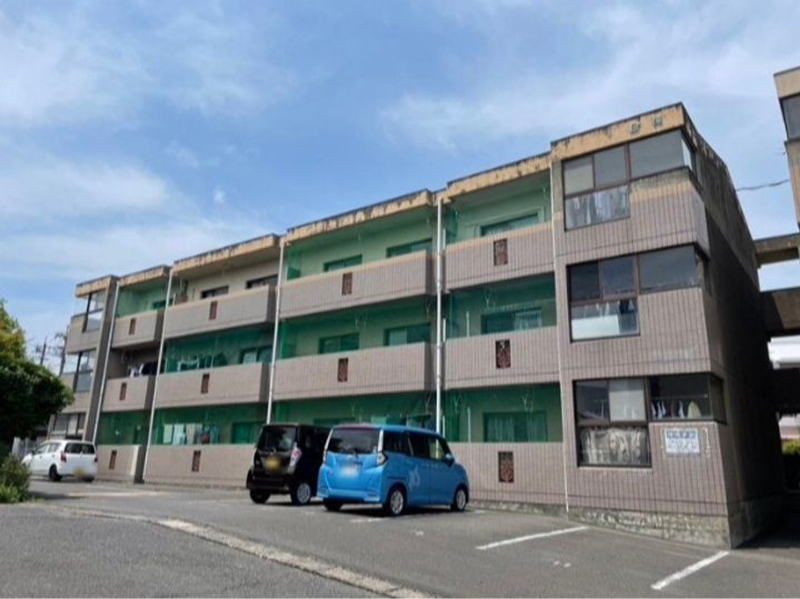 ウエストヒルズ西原台 B棟の外観