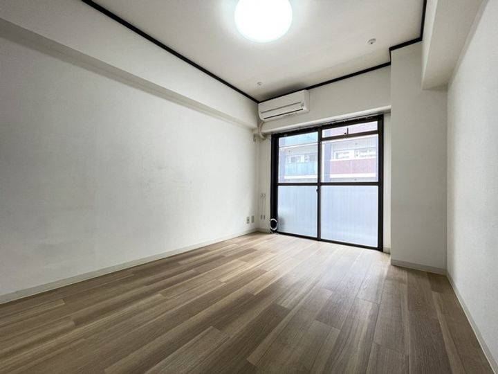 サンレイクマンションの居間