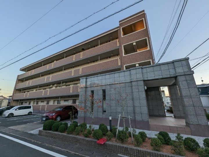 静岡県浜松市中央区富吉町(マンション)の賃貸物件の外観