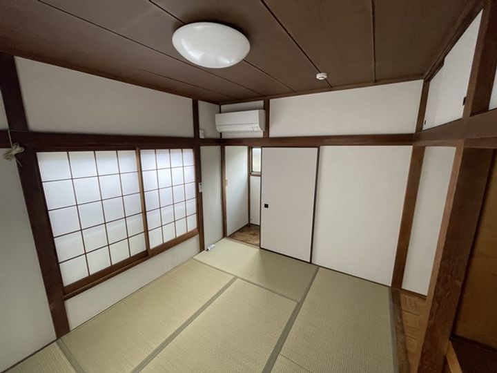 張替荘の居間
