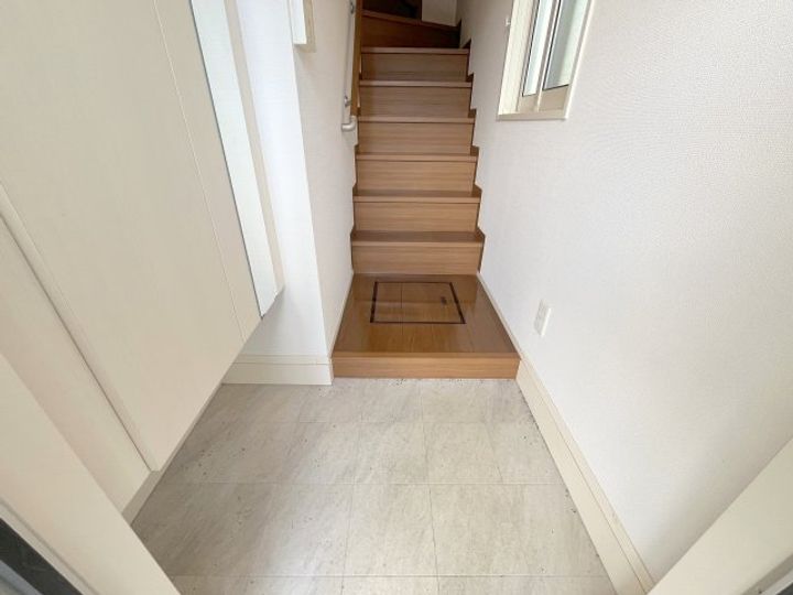 シャルマン ヴィラージュD棟の玄関