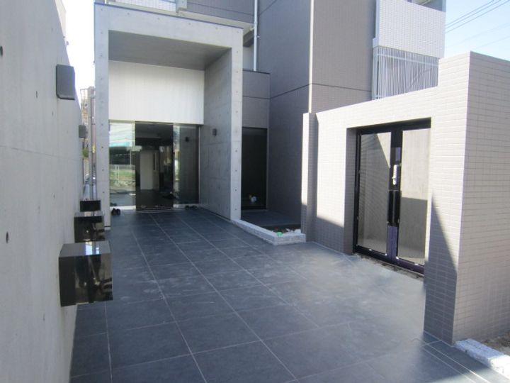 グランデール中広の地図