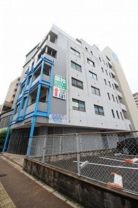 パラスト三萩野の外観