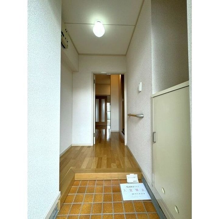 サンシャインビル南館の玄関