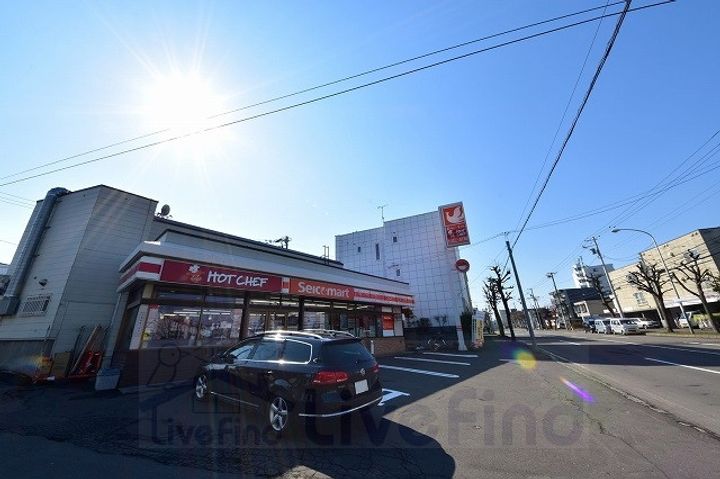 グランディール学園前の周辺