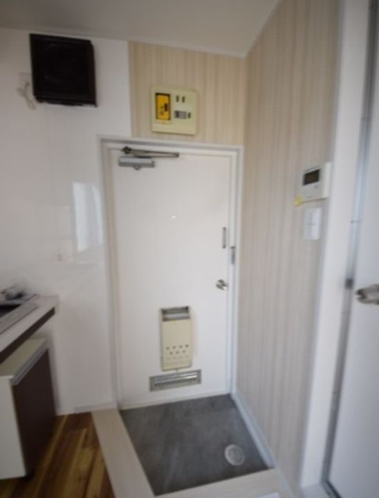 クオリアビルの玄関