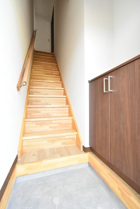 キャンバス B棟の玄関