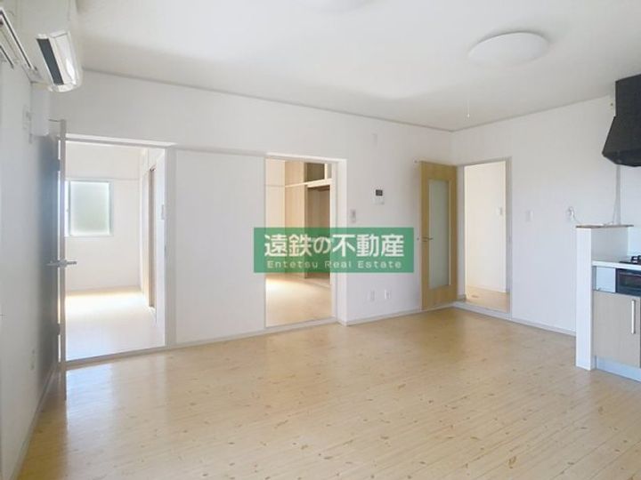 ルグラン山手の居間