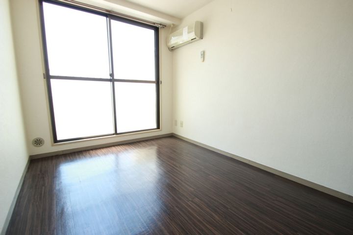 清水ビルの内装