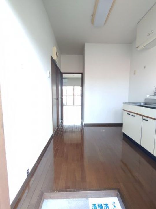 ビアンネートル新保の居間