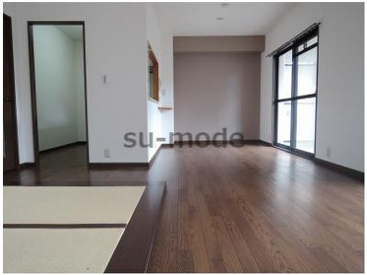 高槻・阿武山九番街東2号棟の居間