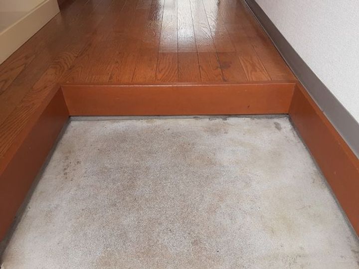 メゾン・ド・三恵の玄関