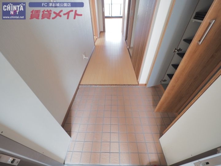 コーディアルコート 津の玄関