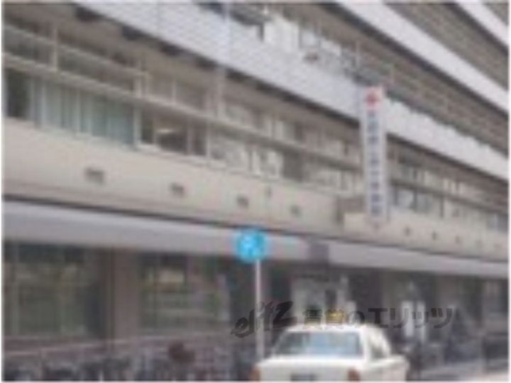 コムクオーレの周辺