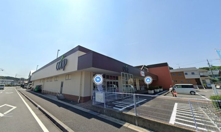 シュロス Aの周辺