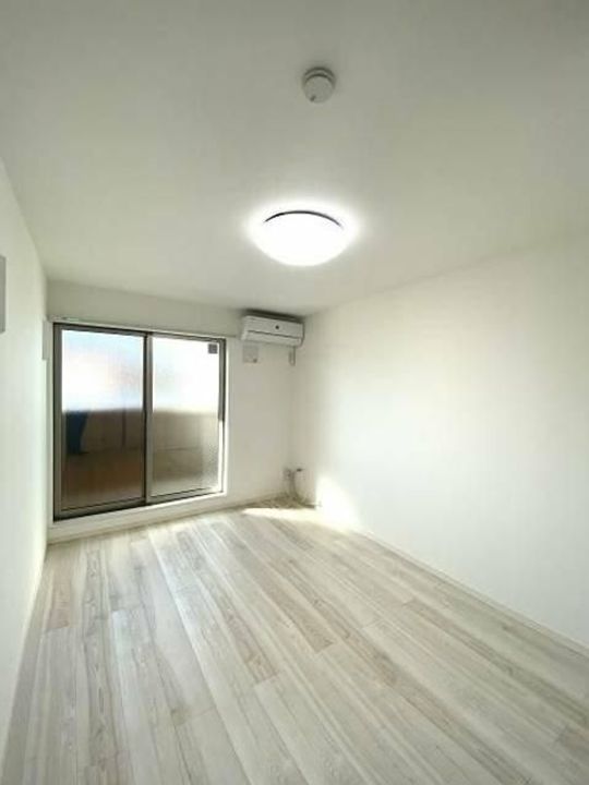 アザーレキュリオス柿生の居間