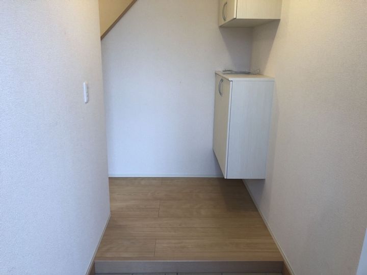 石川県金沢市朝霧台1(一戸建)の賃貸物件の玄関