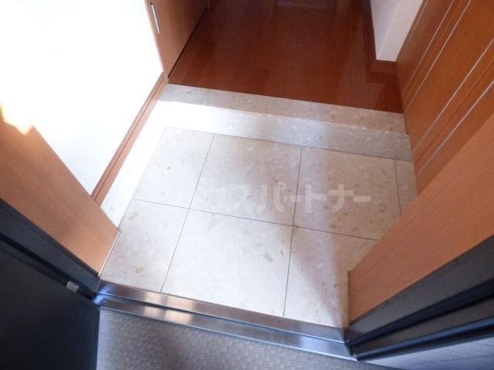 千葉県船橋市宮本1(マンション)の賃貸物件の玄関