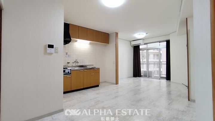 エクセレント照国の居間