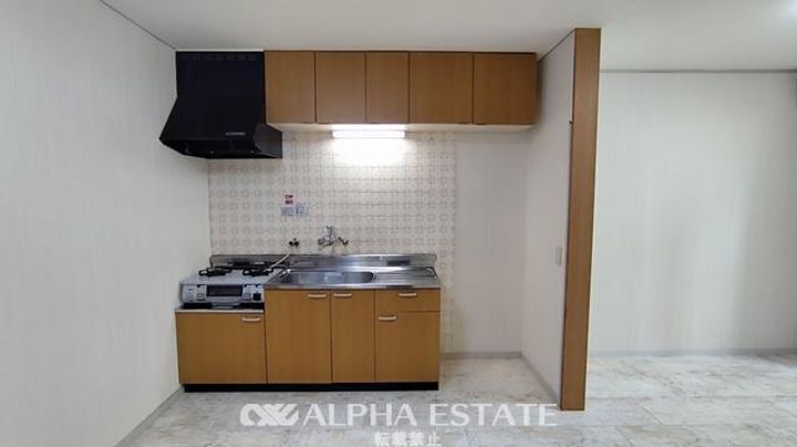 エクセレント照国の居間