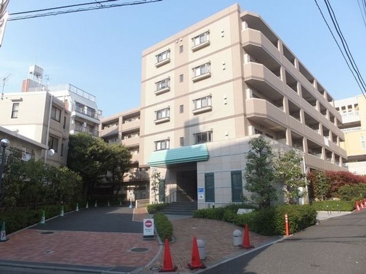 グランハイツ東新宿の外観