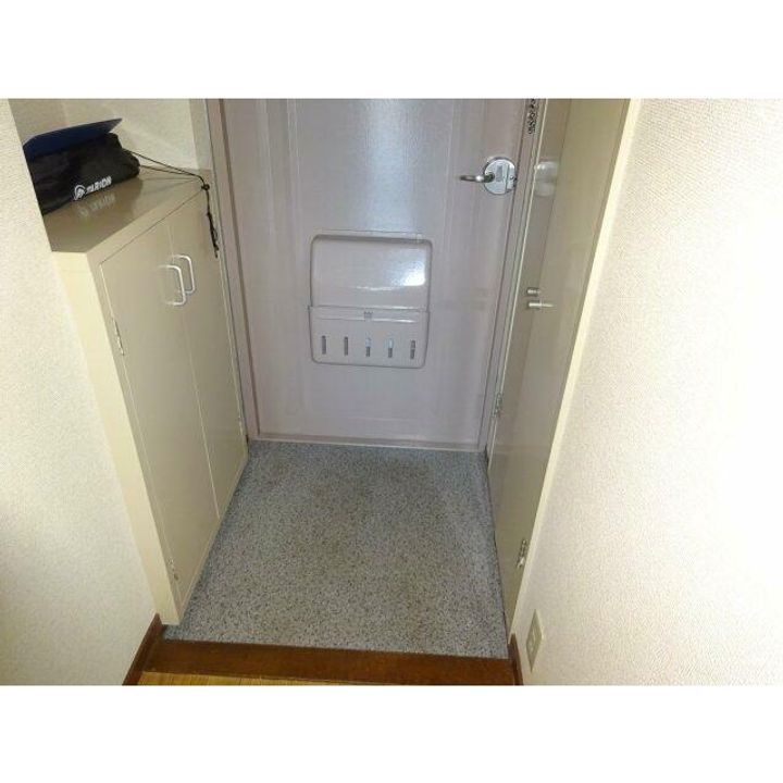 千葉県千葉市稲毛区轟町5(マンション)の賃貸物件の玄関