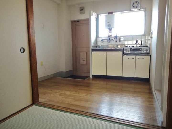 兵庫県西宮市浜甲子園2(マンション)の賃貸物件の居間