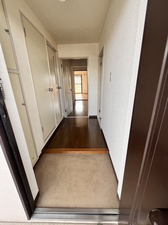 レジデンス中野の玄関