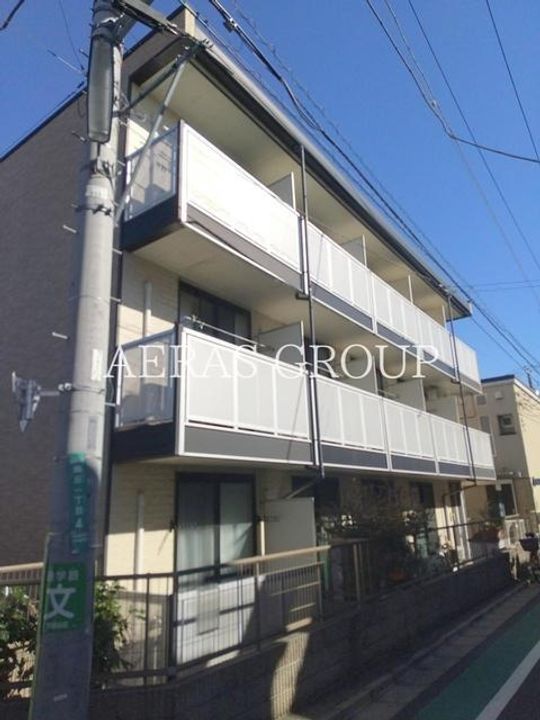 レオパレスアムール梅ヶ丘の外観