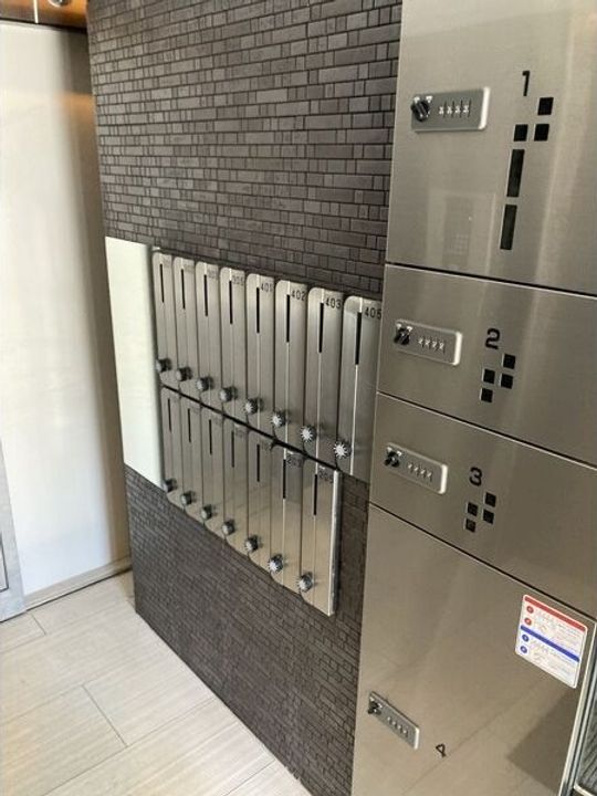 北海道札幌市白石区南郷通14丁目南(マンション)の賃貸物件の玄関