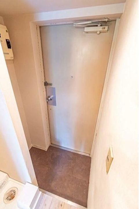 神奈川県横浜市神奈川区東神奈川2(マンション)の賃貸物件の玄関