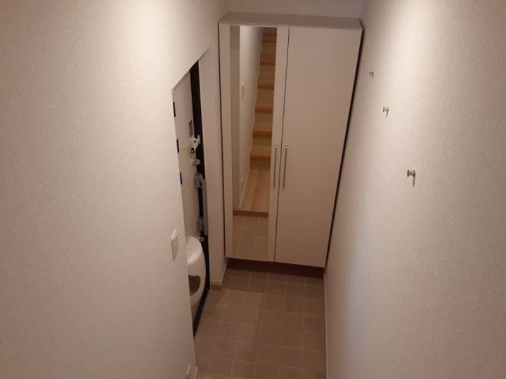 ユニゾン花月IIの玄関