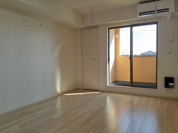 ユニゾン花月IIの居間