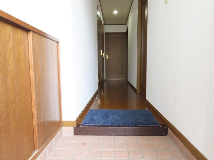 第3川尾ビルの玄関