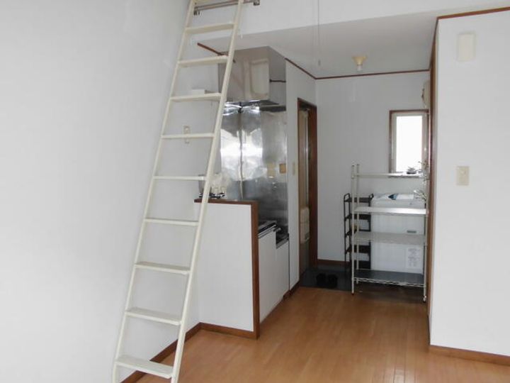 コーポアルファの玄関