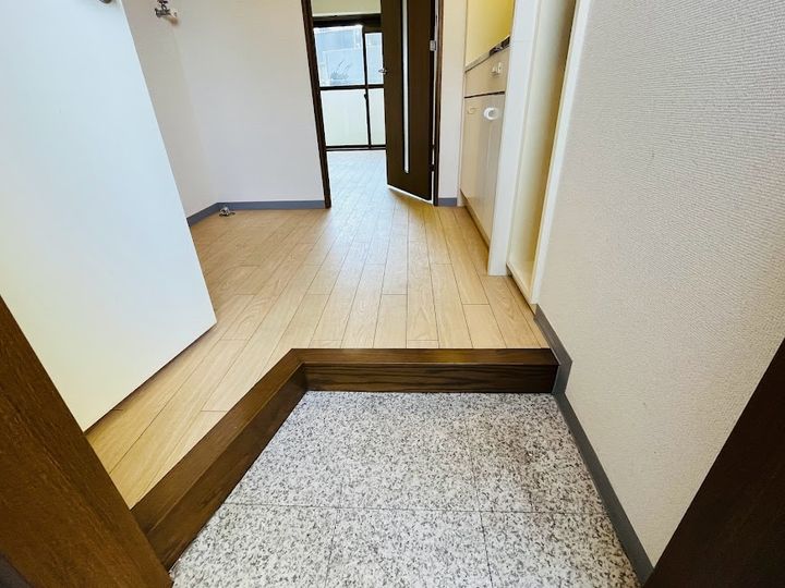 リエス原町の玄関