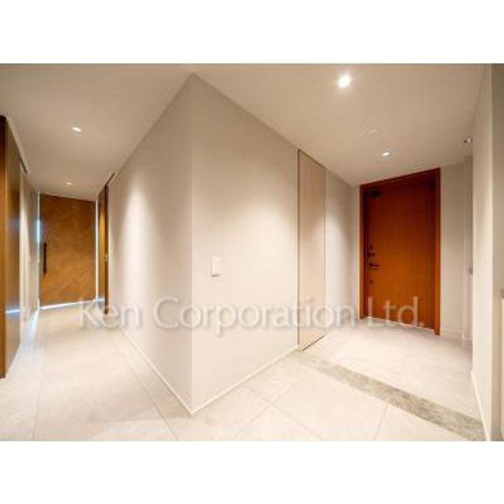 グランドメゾンThe山手253Marksの玄関