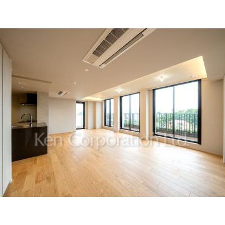 グランドメゾンThe山手253Marksの居間