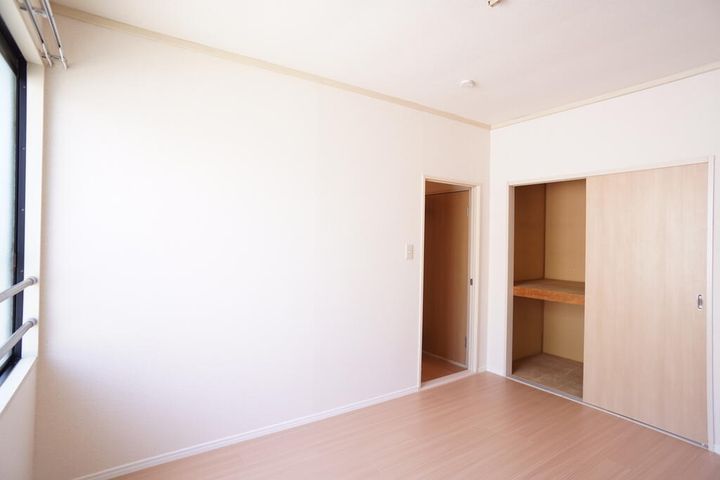 アドウェルハイツの玄関