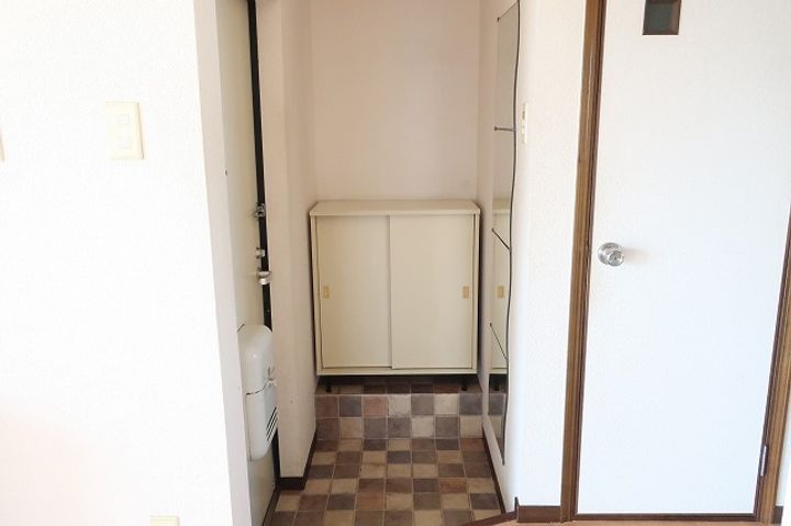 メゾングリーン Bの玄関