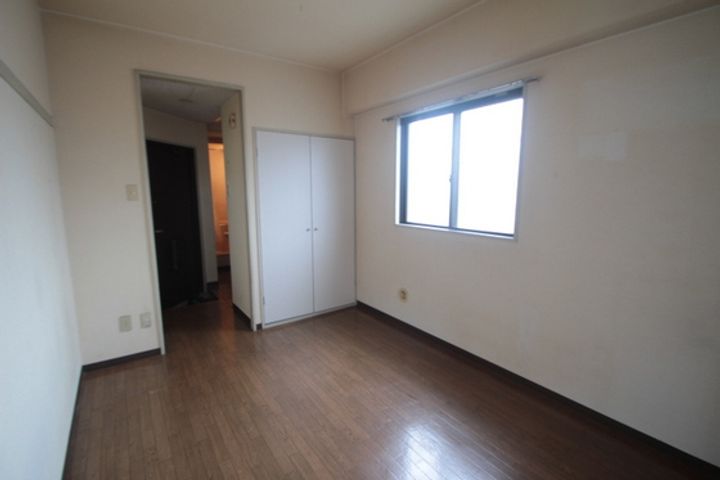 リバーサイド庚午の居間