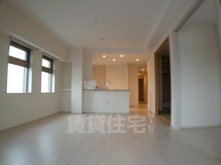 グランレ・ジェイド京都河原町の居間