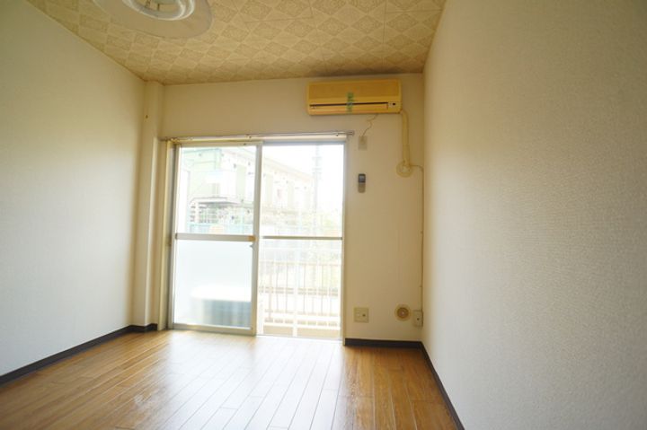 東京都日野市百草(アパート)の賃貸物件の居間