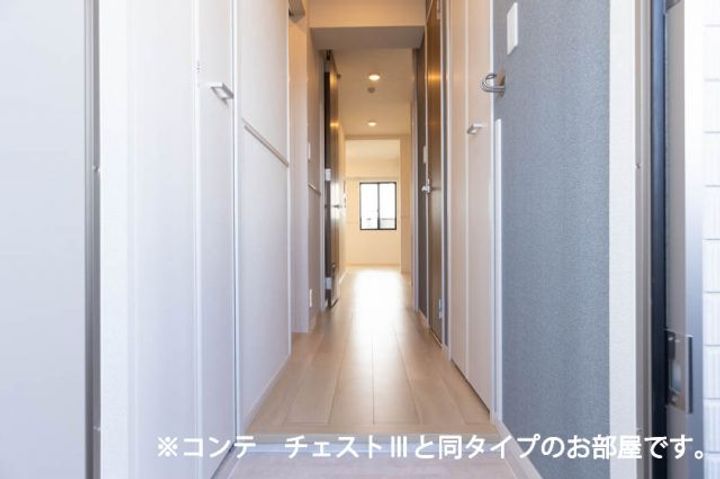 アルファポレールIIの玄関
