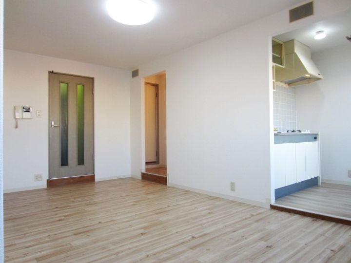 大阪府岸和田市野田町1(マンション)の賃貸物件の居間